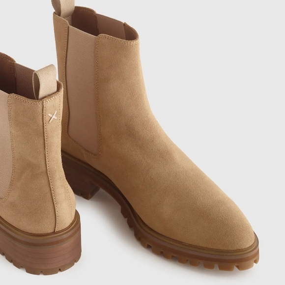 Quince Shoes - Quince▪️Italian Leather Suede Chelsea Boots in Desert